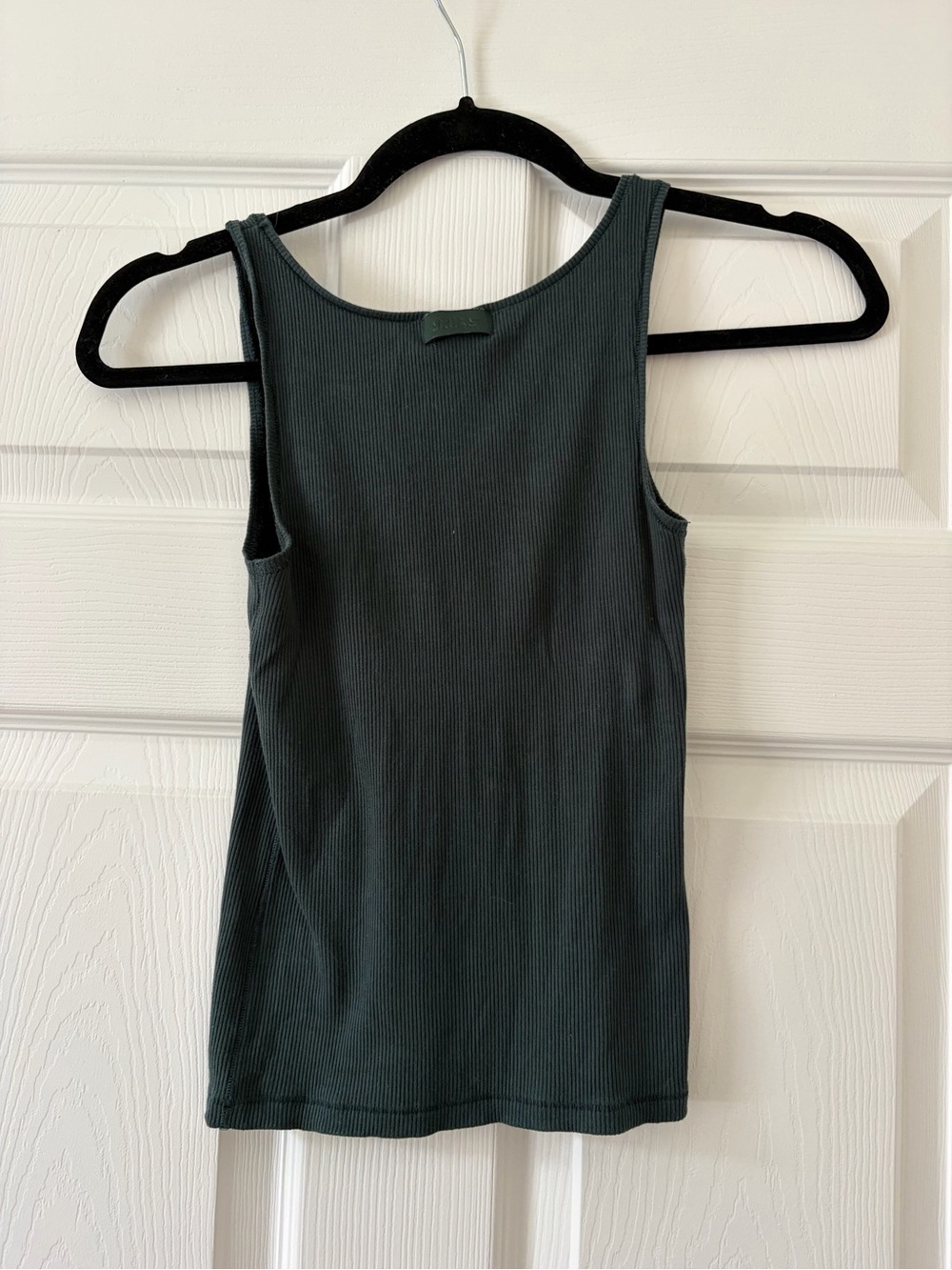 SKIMS Soft Lounge Tank Cypress (color) size Small - Picture 6 of 8